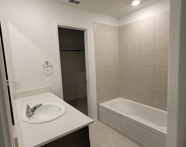7513 Bluebell Lane - Photo Thumbnail 14