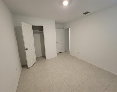 7513 Bluebell Lane - Photo Thumbnail 17