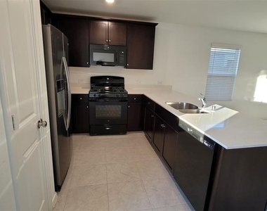 7513 Bluebell Lane - Photo Thumbnail 9