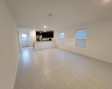 7513 Bluebell Lane - Photo Thumbnail 6