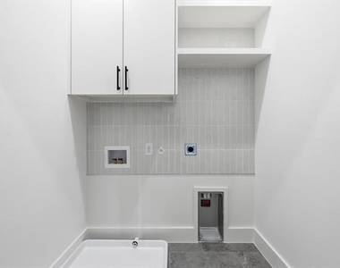 4525 Hopkins Avenue - Photo Thumbnail 10