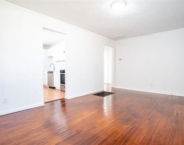 3323 W Clarendon Drive - Photo Thumbnail 2