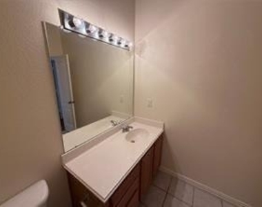 123 Hillcrest Drive - Photo Thumbnail 12