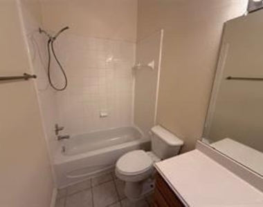 123 Hillcrest Drive - Photo Thumbnail 11