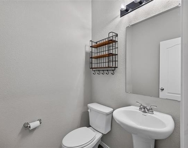 2420 Canongate Drive - Photo Thumbnail 14