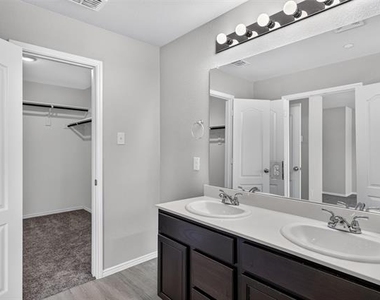 2420 Canongate Drive - Photo Thumbnail 21