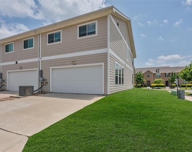 2420 Canongate Drive - Photo Thumbnail 29