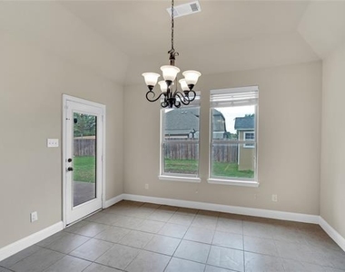437 Whispering Willow Drive - Photo Thumbnail 8
