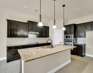 437 Whispering Willow Drive - Photo Thumbnail 9