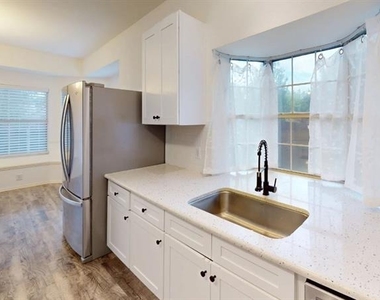 4205 Holly Drive - Photo Thumbnail 5