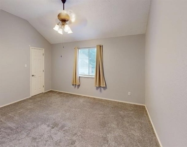 4205 Holly Drive - Photo Thumbnail 15