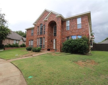 4205 Holly Drive - Photo Thumbnail 2