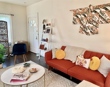 202 E 5th Street - Photo Thumbnail 1