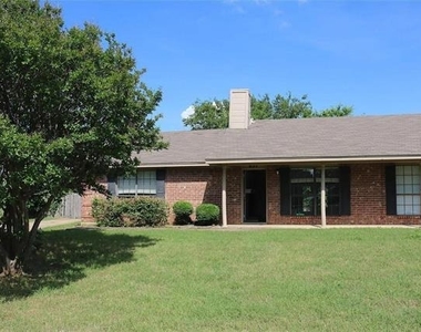 627 Cherry Lane - Photo Thumbnail 1
