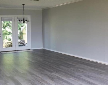 627 Cherry Lane - Photo Thumbnail 4