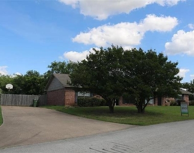 627 Cherry Lane - Photo Thumbnail 3