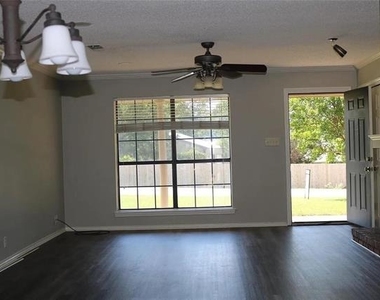 627 Cherry Lane - Photo Thumbnail 7