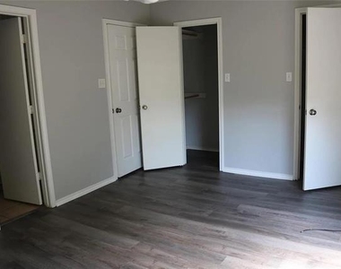 627 Cherry Lane - Photo Thumbnail 12