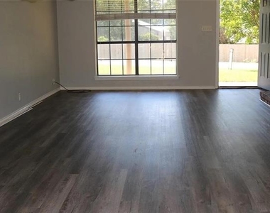 627 Cherry Lane - Photo Thumbnail 5