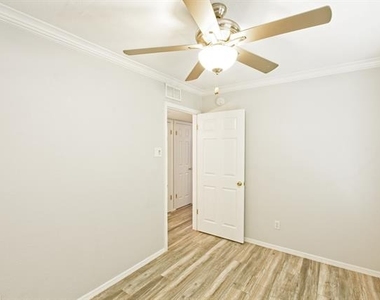 10590 High Hollows Drive - Photo Thumbnail 19