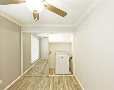 10590 High Hollows Drive - Photo Thumbnail 22