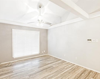 10590 High Hollows Drive - Photo Thumbnail 7