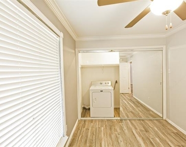 10590 High Hollows Drive - Photo Thumbnail 21