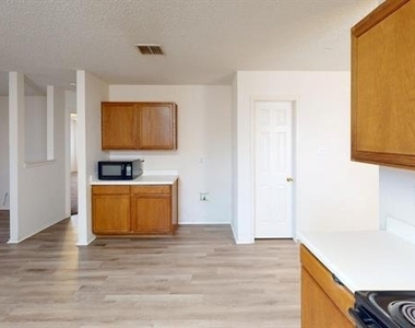 603 Ambarella Street - Photo Thumbnail 4