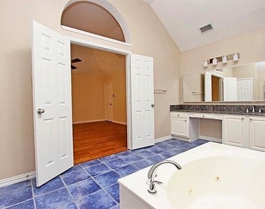 4251 Millview Lane - Photo Thumbnail 14