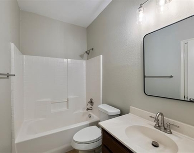 5005 Cassidy Lane - Photo Thumbnail 20