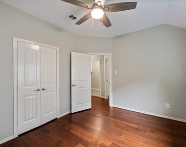 5005 Cassidy Lane - Photo Thumbnail 17
