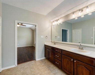 5005 Cassidy Lane - Photo Thumbnail 15