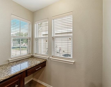 5005 Cassidy Lane - Photo Thumbnail 10