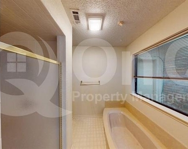 5511 Timber Green Drive - Photo Thumbnail 6