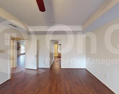 5511 Timber Green Drive - Photo Thumbnail 10