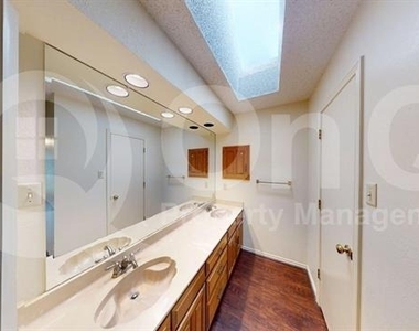 5511 Timber Green Drive - Photo Thumbnail 9