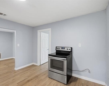 615 W Coffin Street - Photo Thumbnail 5