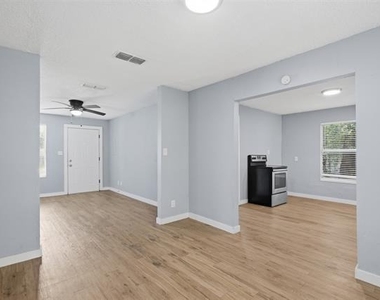 615 W Coffin Street - Photo Thumbnail 6