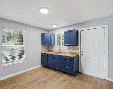 615 W Coffin Street - Photo Thumbnail 3