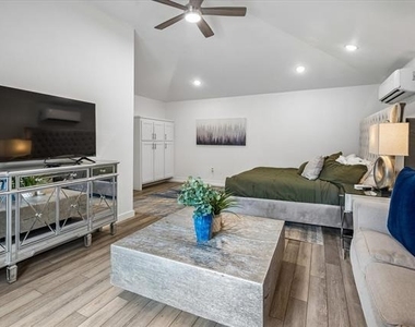 6312 Malcolm Drive - Photo Thumbnail 13