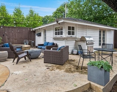 6312 Malcolm Drive - Photo Thumbnail 11