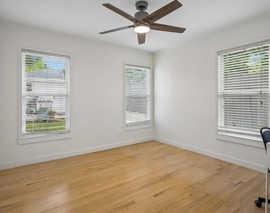 6312 Malcolm Drive - Photo Thumbnail 7