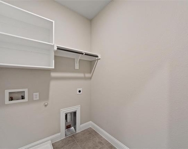 4724 Ladrillo Lane - Photo Thumbnail 17