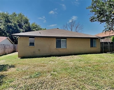 6509 Westridge Drive - Photo Thumbnail 16