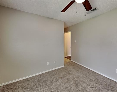 6509 Westridge Drive - Photo Thumbnail 12