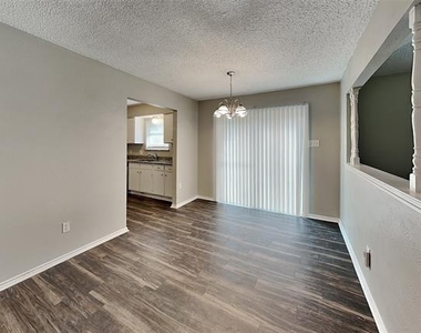 6509 Westridge Drive - Photo Thumbnail 5