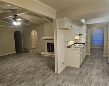1824 Holly Oak Street - Photo Thumbnail 9