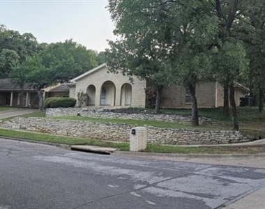 1824 Holly Oak Street - Photo Thumbnail 2