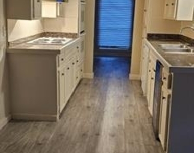 1824 Holly Oak Street - Photo Thumbnail 12