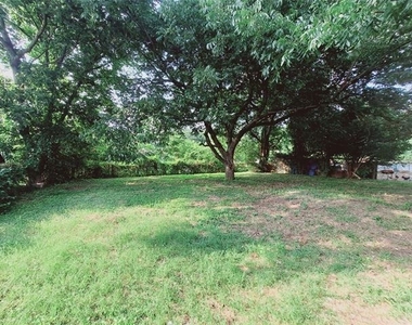 3831 Castle Hills Drive - Photo Thumbnail 14